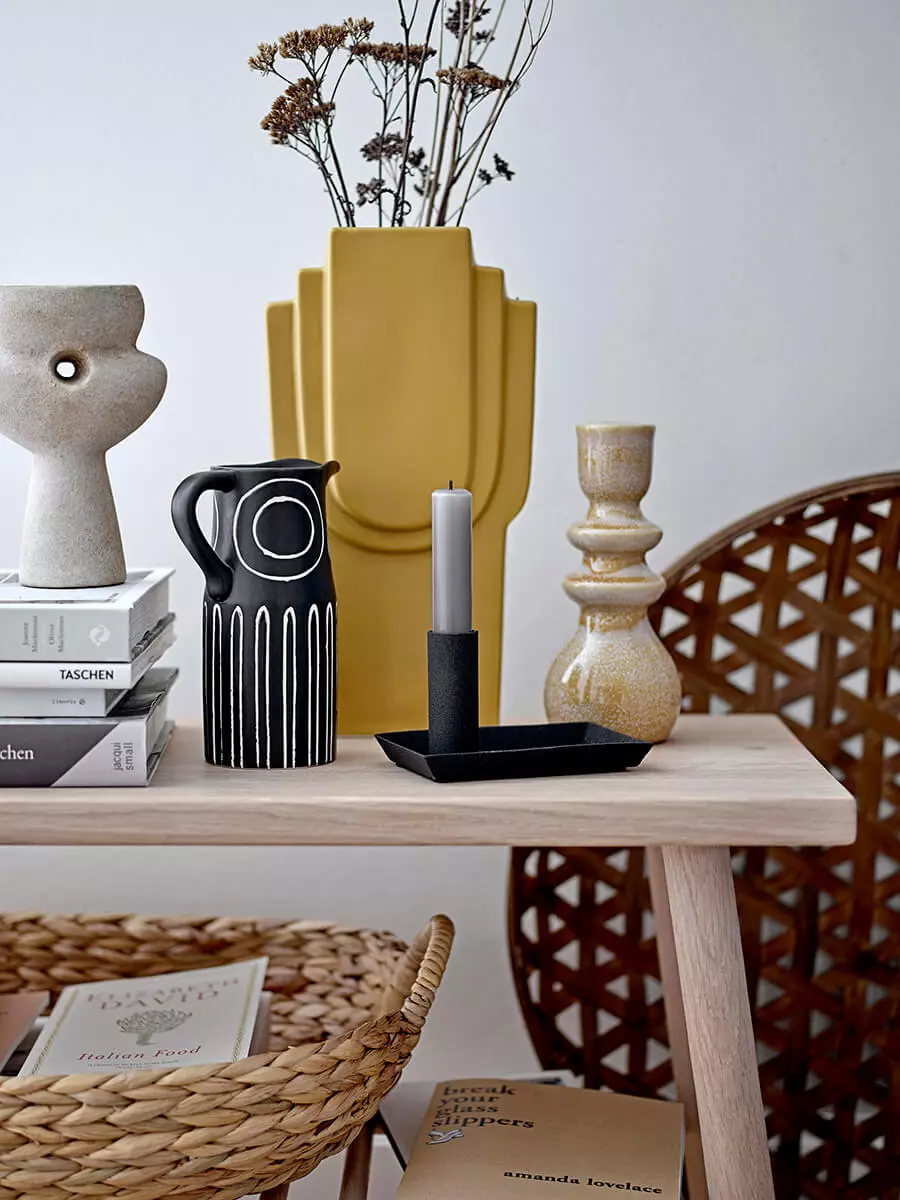 Černobílá váza 2 Černobílá váza