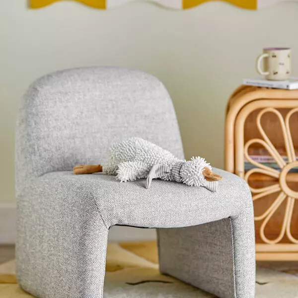 neel-childrens-chair-82064762-02