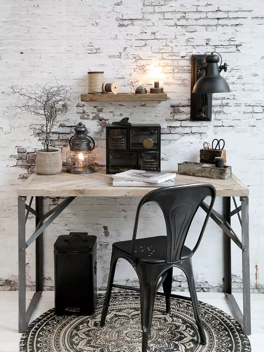 Industrial wall lamp