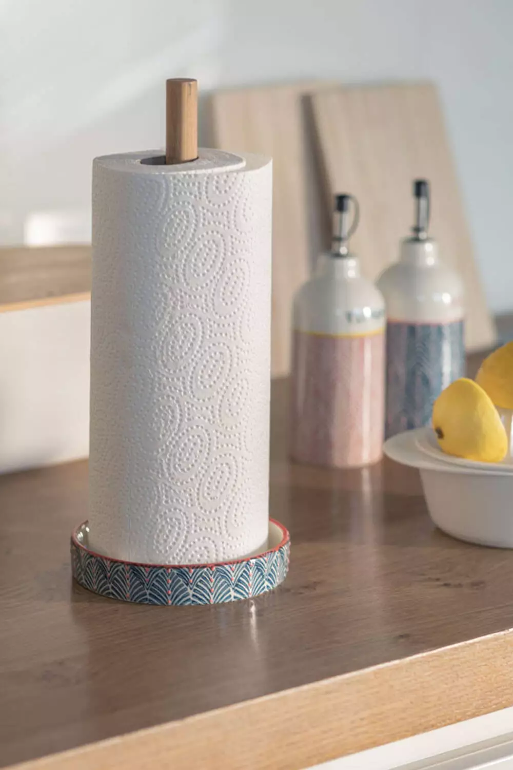 Paper towel holder