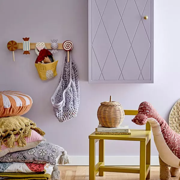 Nástěnná skříňka fialová