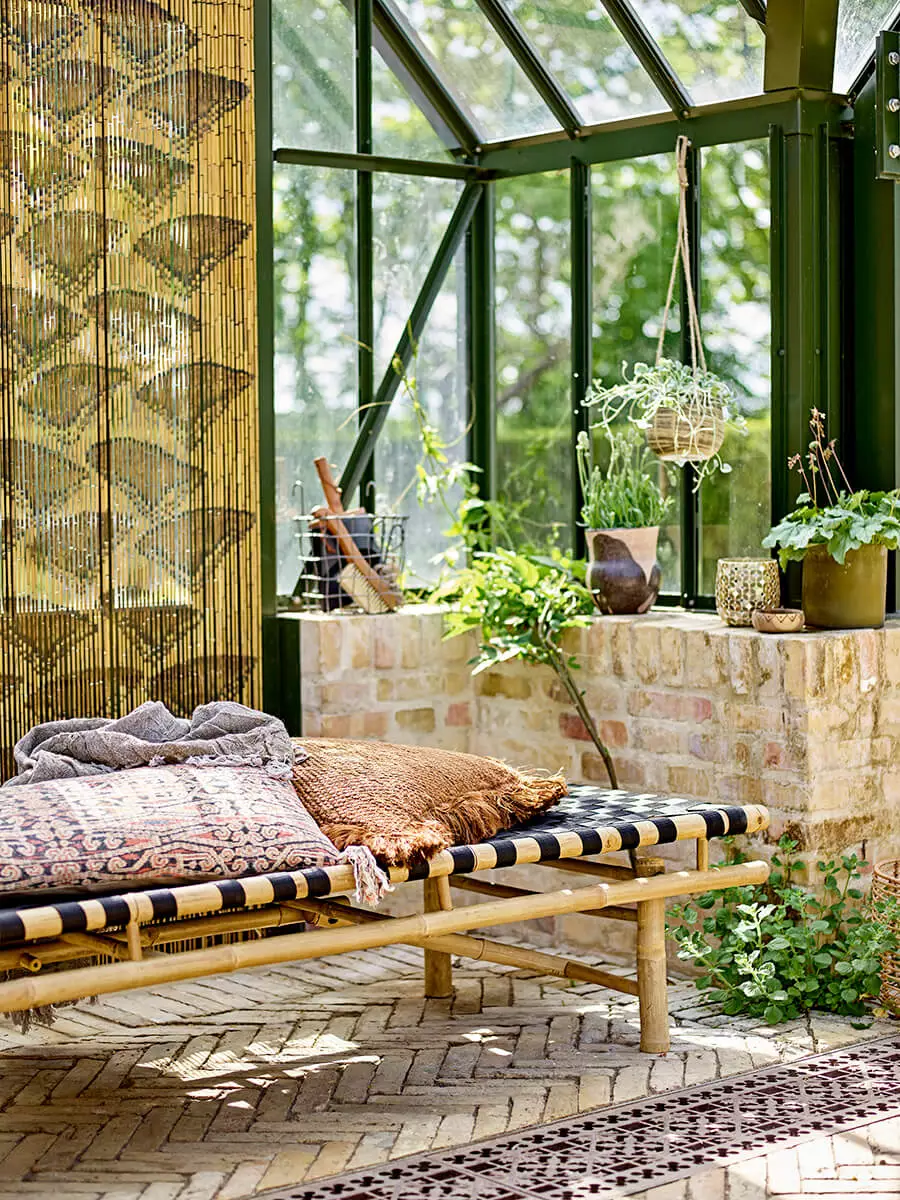 Denní postel, černá, bambus