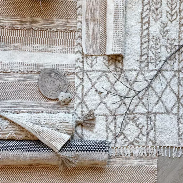 Bavlněný koberec v přírodní barvě