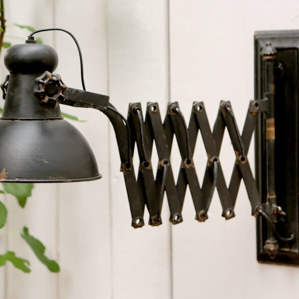Industrial wall lamp